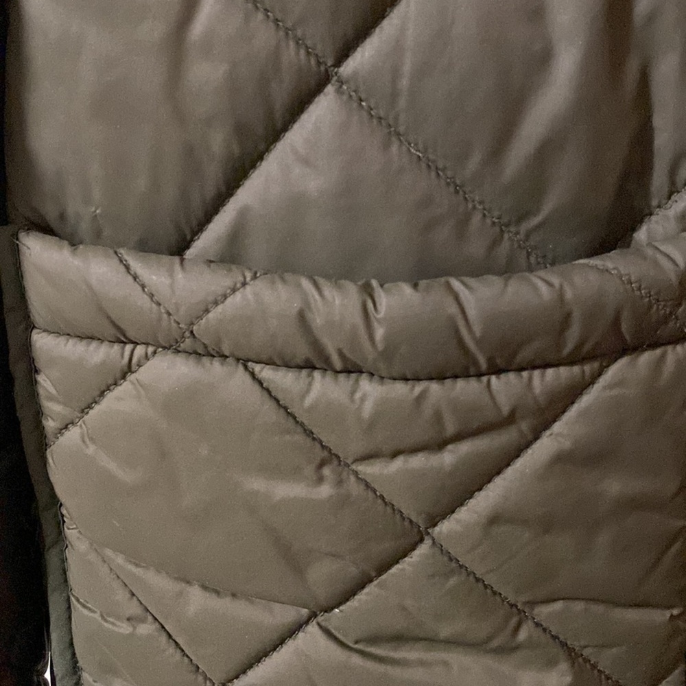 Boden Olive Green Quilted Puffer Jacket with White Collar - Picture 3 of 9